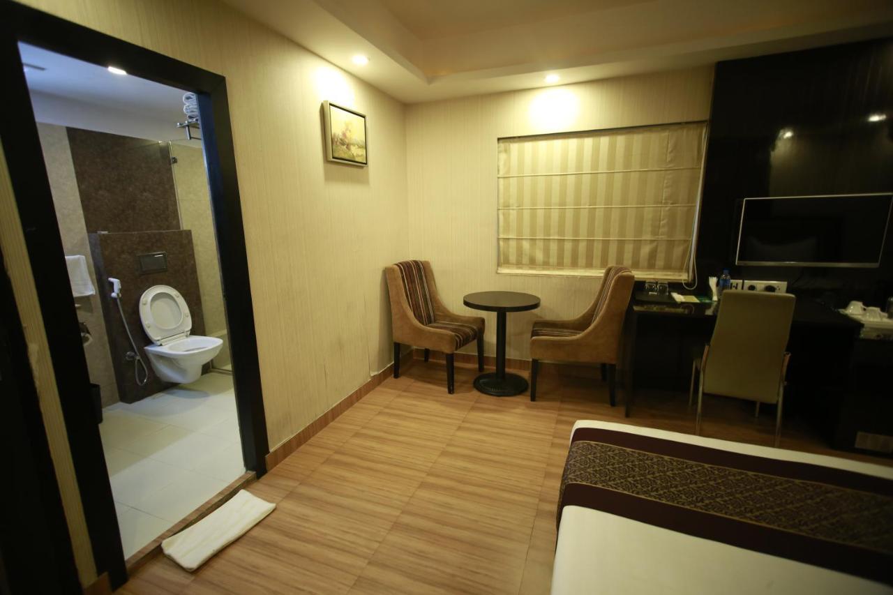 Hotel Comfotel Kolkata Exterior photo