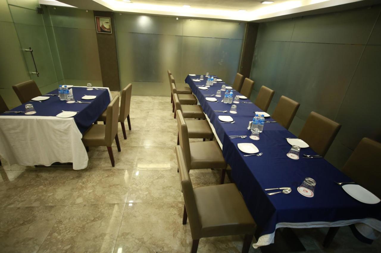 Hotel Comfotel Kolkata Exterior photo